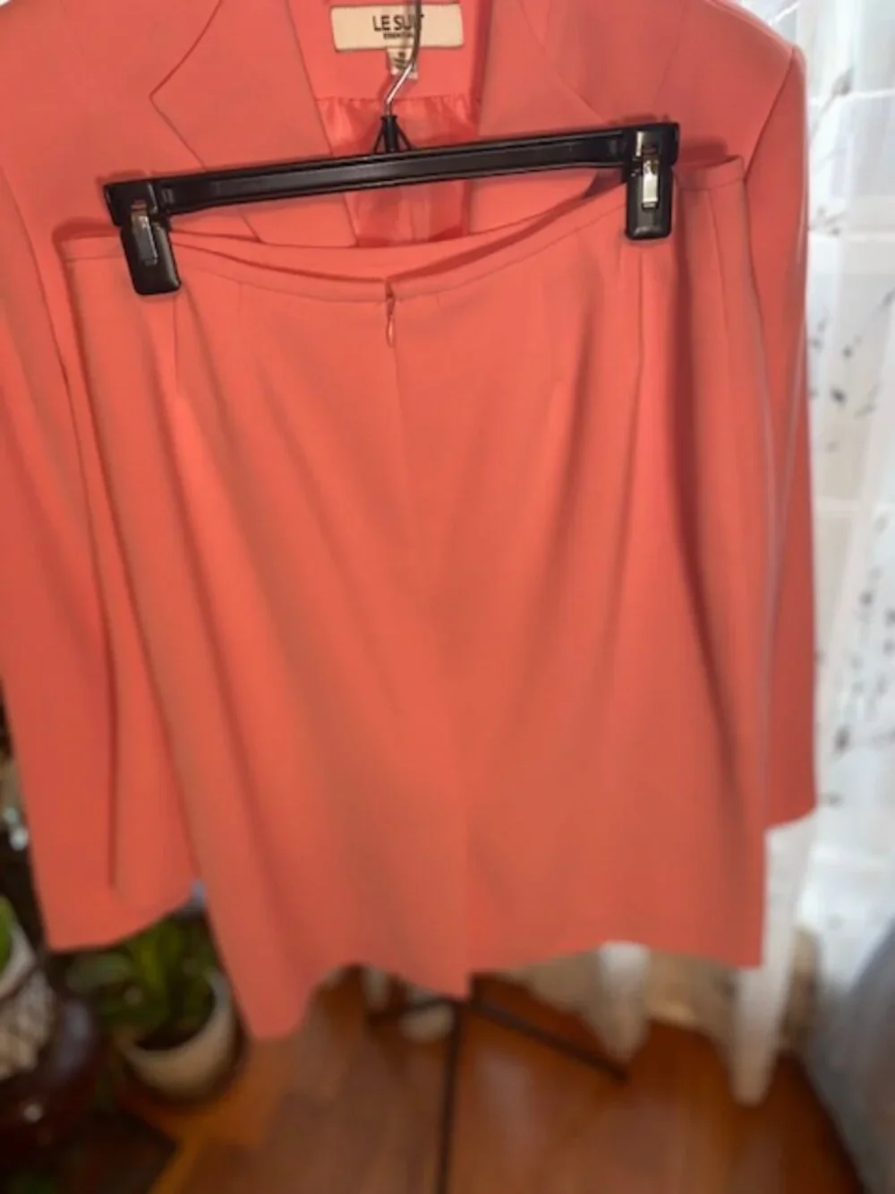 Le Suit 2-Piece Skirt Suit Set – Vibrant Coral Peach – Size 10